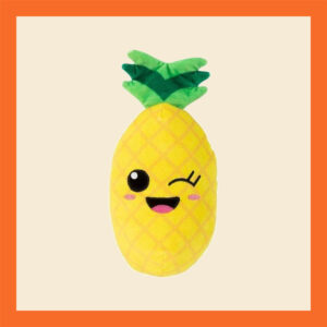 FuzzYard Winky Pineapple Pluche is een hondenspeeltje in de vorm van een ananas met pieper en leuk ontwerp, gemaakt van zacht pluche Hondenknuffel